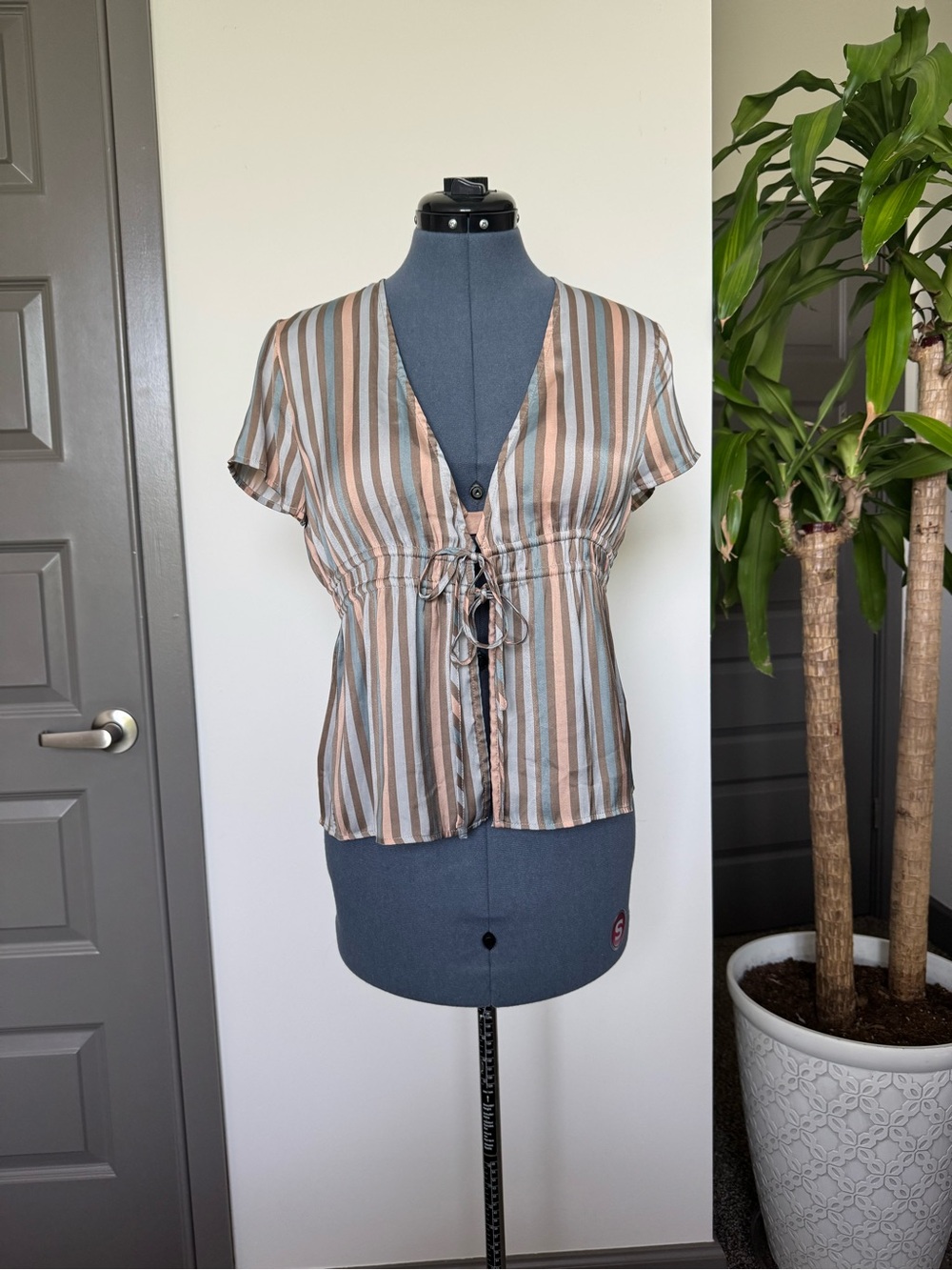 NWT Saltwater Luxe Striped Tie-Front Short Sleeve Top - Beige/Blue